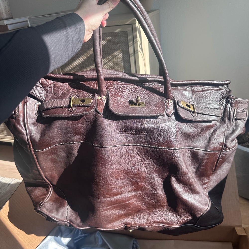 Women's Travel Tote Bag in Dark Brown Leather
